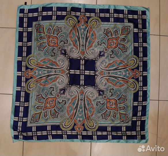 Платок шейный 90*90 см. из Италии 8 штук