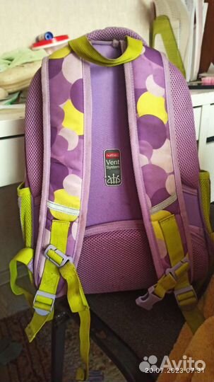 Рюкзак для школьницы