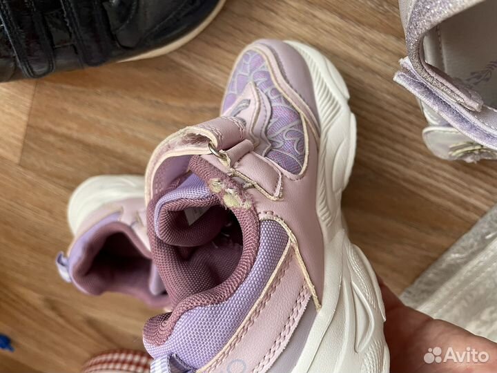 Много обуви