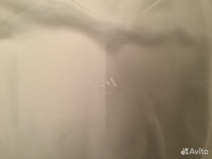 Белый свитшот adidas (ни разу не носился )