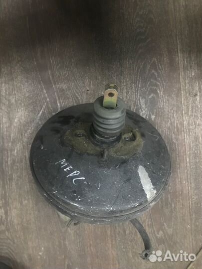 Вакуумный усилитель тормозов Mercedes-Benz E-Class