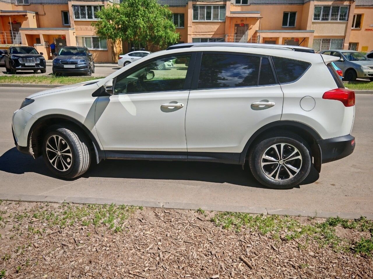 Toyota RAV4: фото владельца