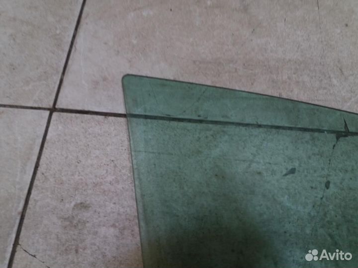 Стекло двери задней правой Peugeot 3008 I (2009—20