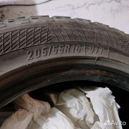 Maxxis Premitra Ice 5 SUV / SP5 205/55 R16