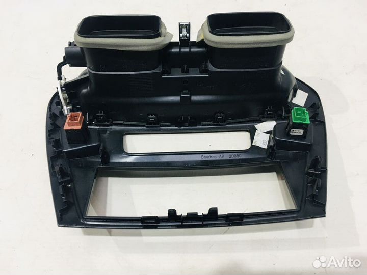 Рамка магнитолы на торпедо Peugeot 301 2013