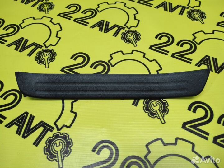 Накладка на порог внешняя задняя левая Toyota