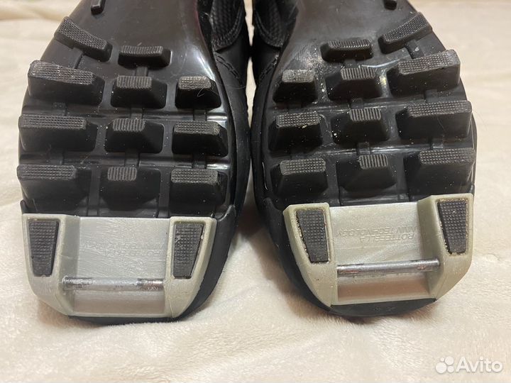 Лыжные ботинки Fischer р. 35 для беговых лыж