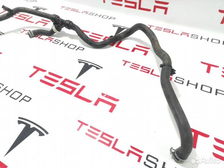 Шланги охлаждающей жидкости заднего малого электромотора