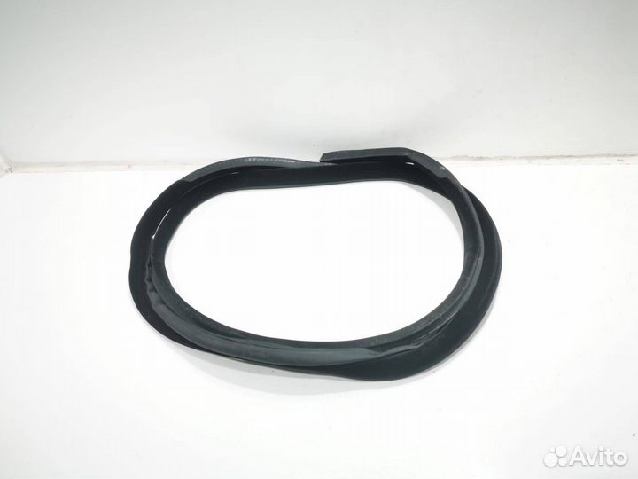 Уплотнитель двери задней левой Land Rover 4