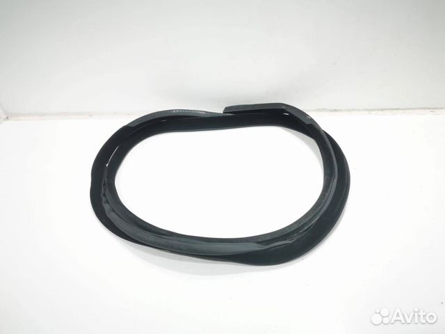 Уплотнитель двери задней левой Land Rover 4