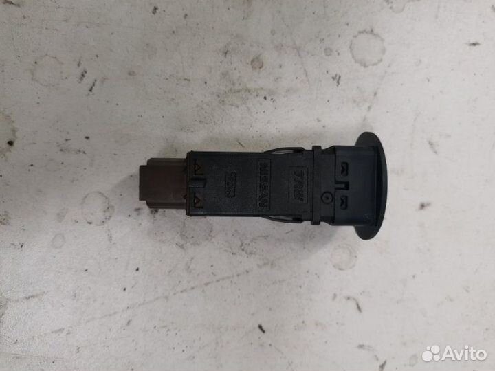 Выключатель подушки безопасности Nissan Tiida