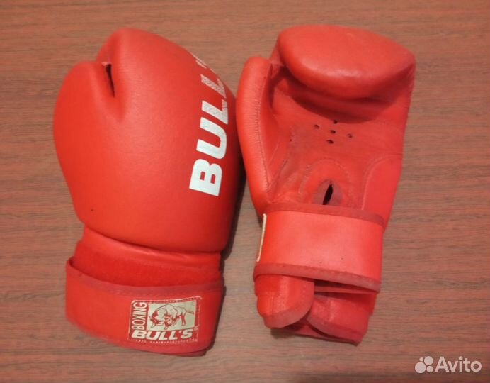 Боксерские перчатки