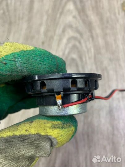 Динамик задний левый Volkswagen Touareg