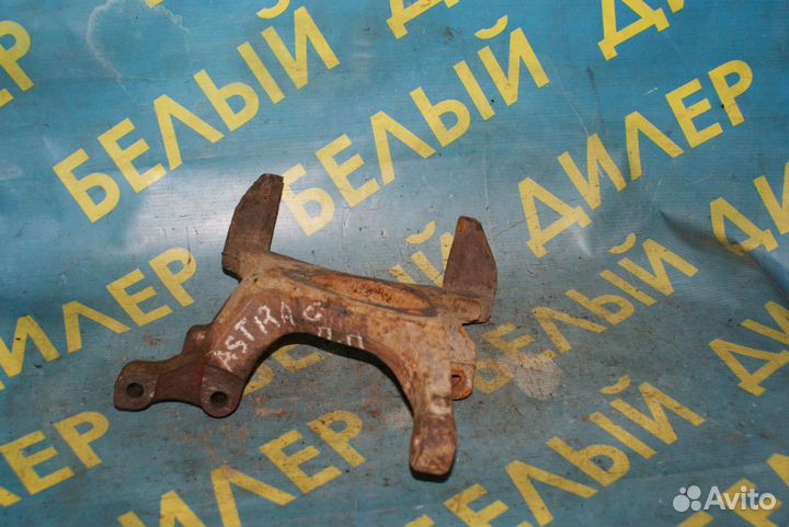 Кулак передний Opel Vectra B