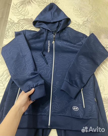 Спортивный костюм женский