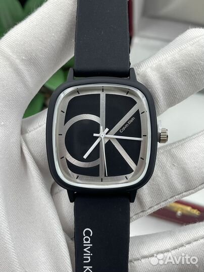 Часы Calvin Klein черные-белые