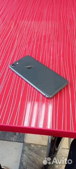 Телефон iPhone 8 64 gb
