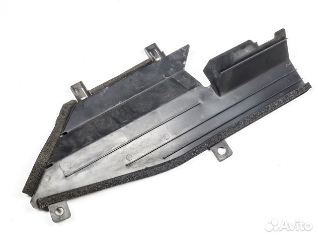 Воздуховод радиатора левый верхний Nissan Leaf