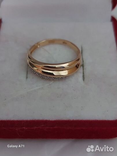 Новое золотое кольцо 585 пробы, р.18, вес 2,84гр