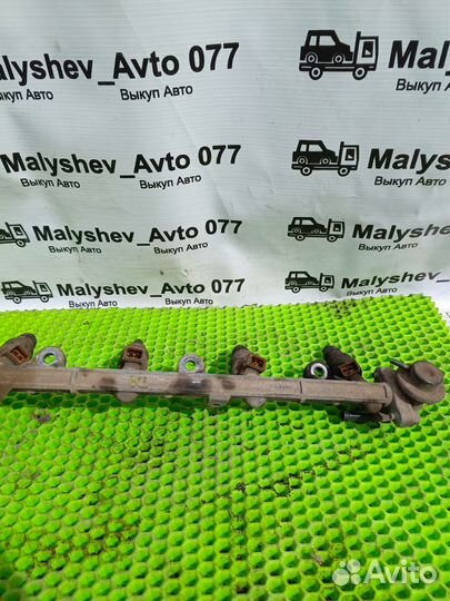 Топливная рампа всборе с форсунками Kia clarus FE