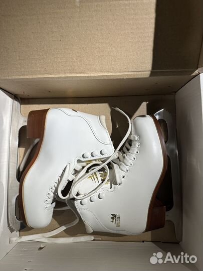 Коньки для фигурного катания Roayl Skate New