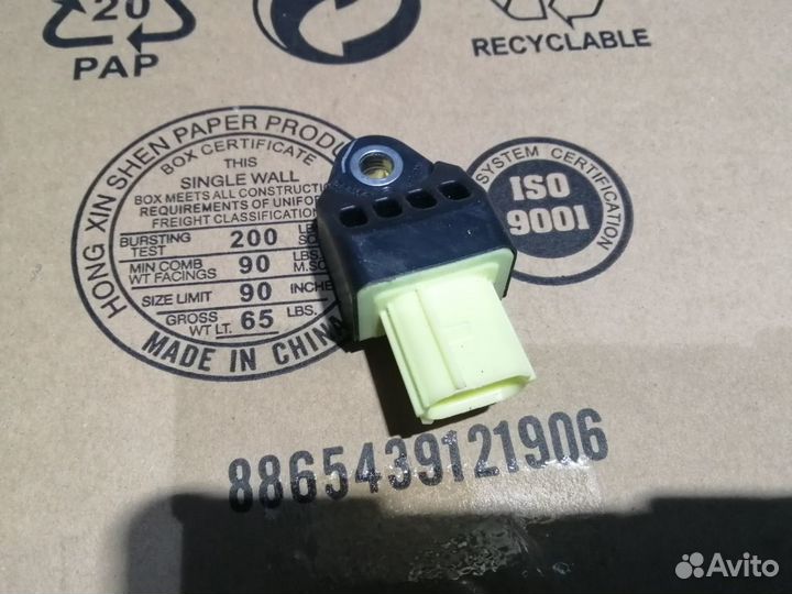 Датчик удара боковой Toyota LC200 Lexus LX570