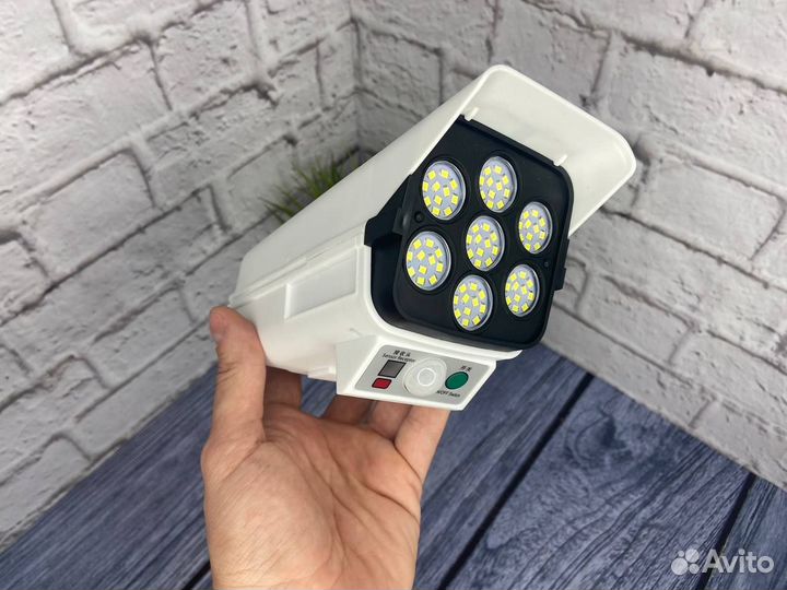 Уличный фонарь с датчиком движения (муляж камеры)