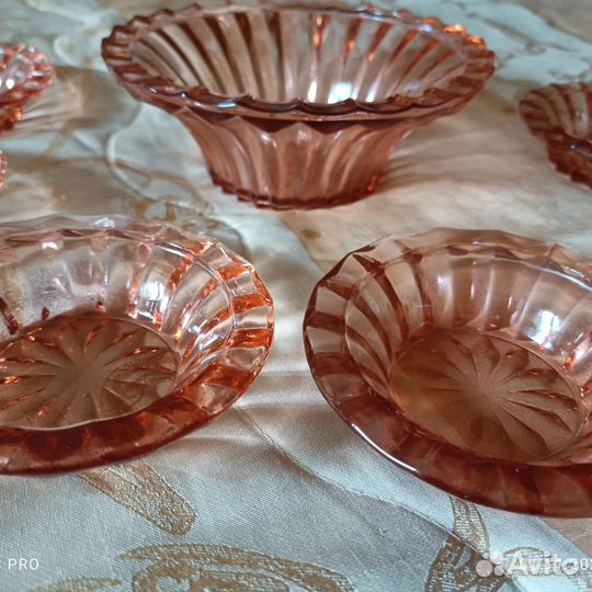 Вазы медовое стекло