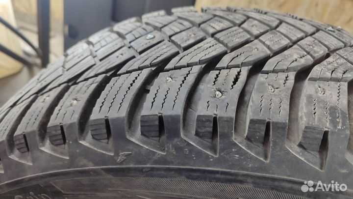 Goodyear UltraGrip 235/55 R19