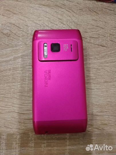 Телефон Nokia N8