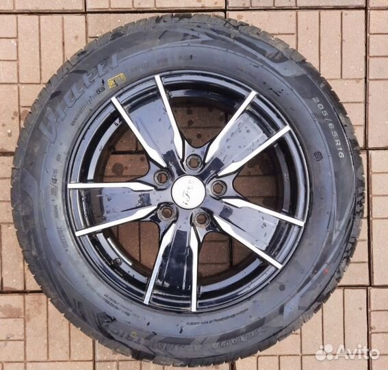 Viatti Strada Asimmetrico 65/10 R16 72S