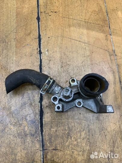 Фланец системы охлаждения Ford Fiesta fxjb 2004