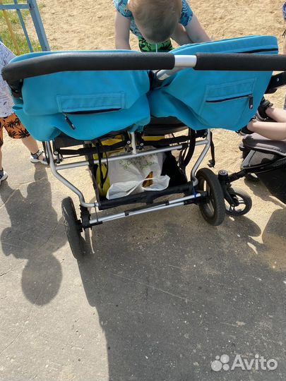 Коляска для двойни bumbleride