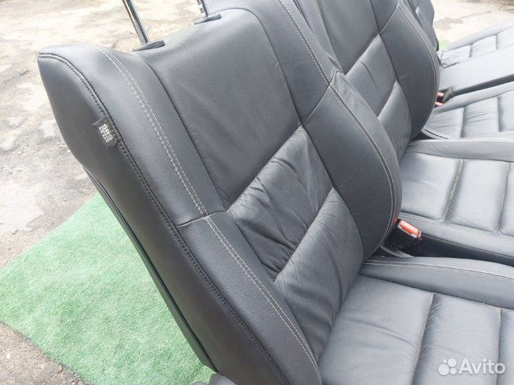 Комплект сидений Jeep Grand Cherokee WK2