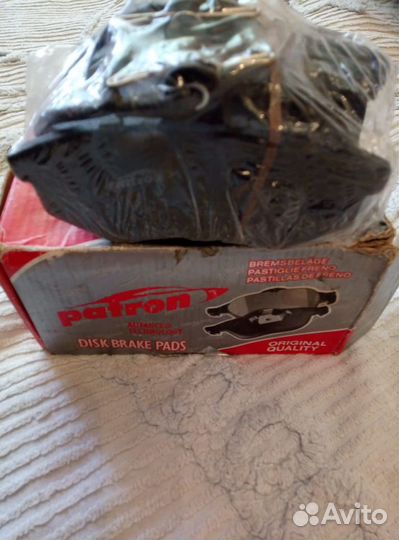 Тормозные колодки передние