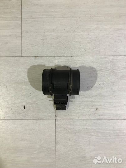 Датчик массового расхода воздуха cadillac BLS 1.9