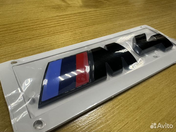 Эмблема на багажник BMW M4 f32 f33 f36 f82 g22 g82