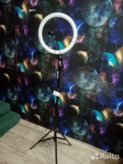 Лампа и кушетка для наращивания ресниц