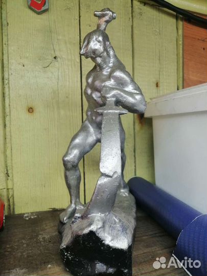 Фигурка