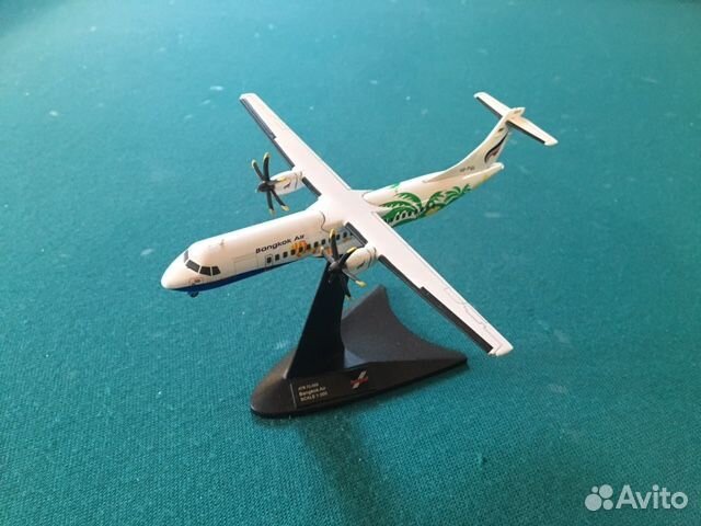 Модель самолета ATR-72-500 масштаб 1/200