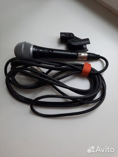 Вокальный микрофон Shure PG58 с кабелем