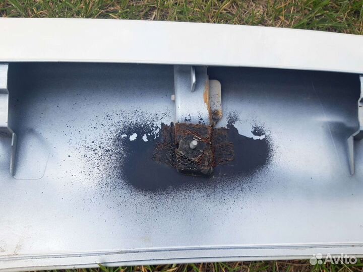 Спойлер Volkswagen touareg 2009 год