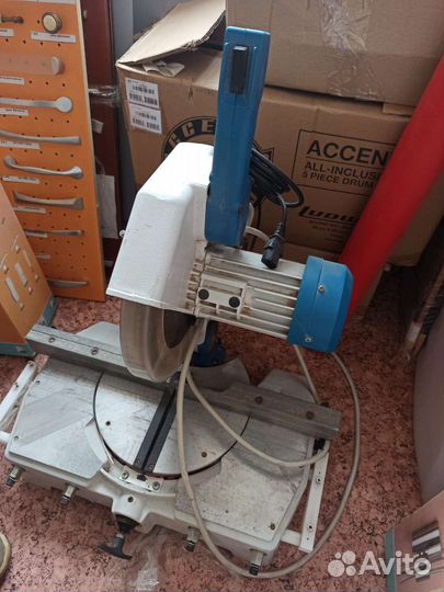 Торцовочно-усовочный станок T 55 300 RR 