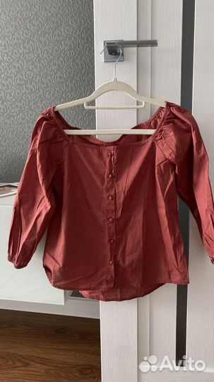 Бесплатно отдам вещи на девочку- подростка