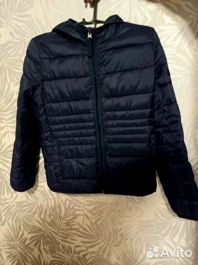 Продам куртку для девочки