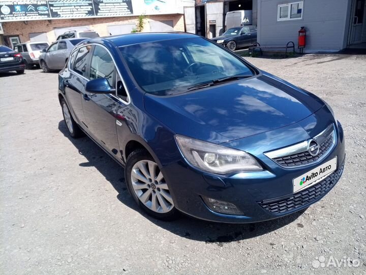 Opel Astra 1.6 МТ, 2011, 210 000 км