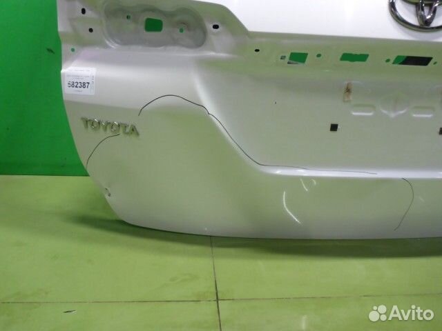 Дверь багажника Toyota Fortuner с 2016г