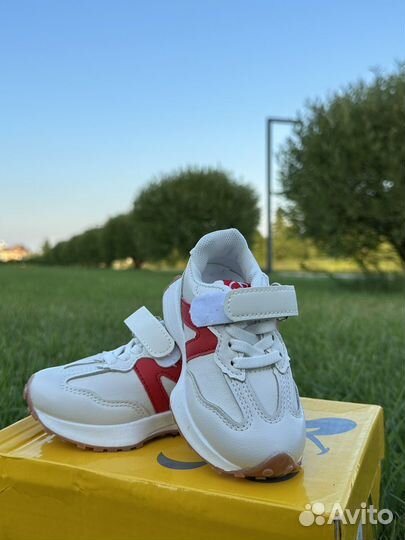 Кроссовки детские