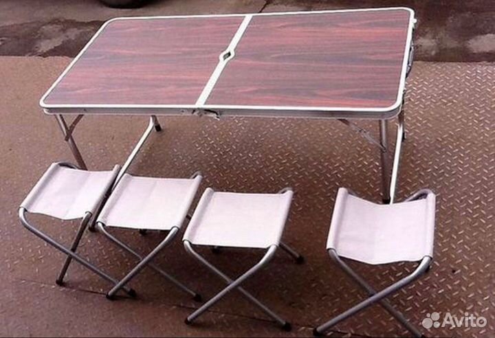 Стол складной + стулья