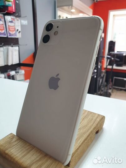 iPhone 11, 64 ГБ